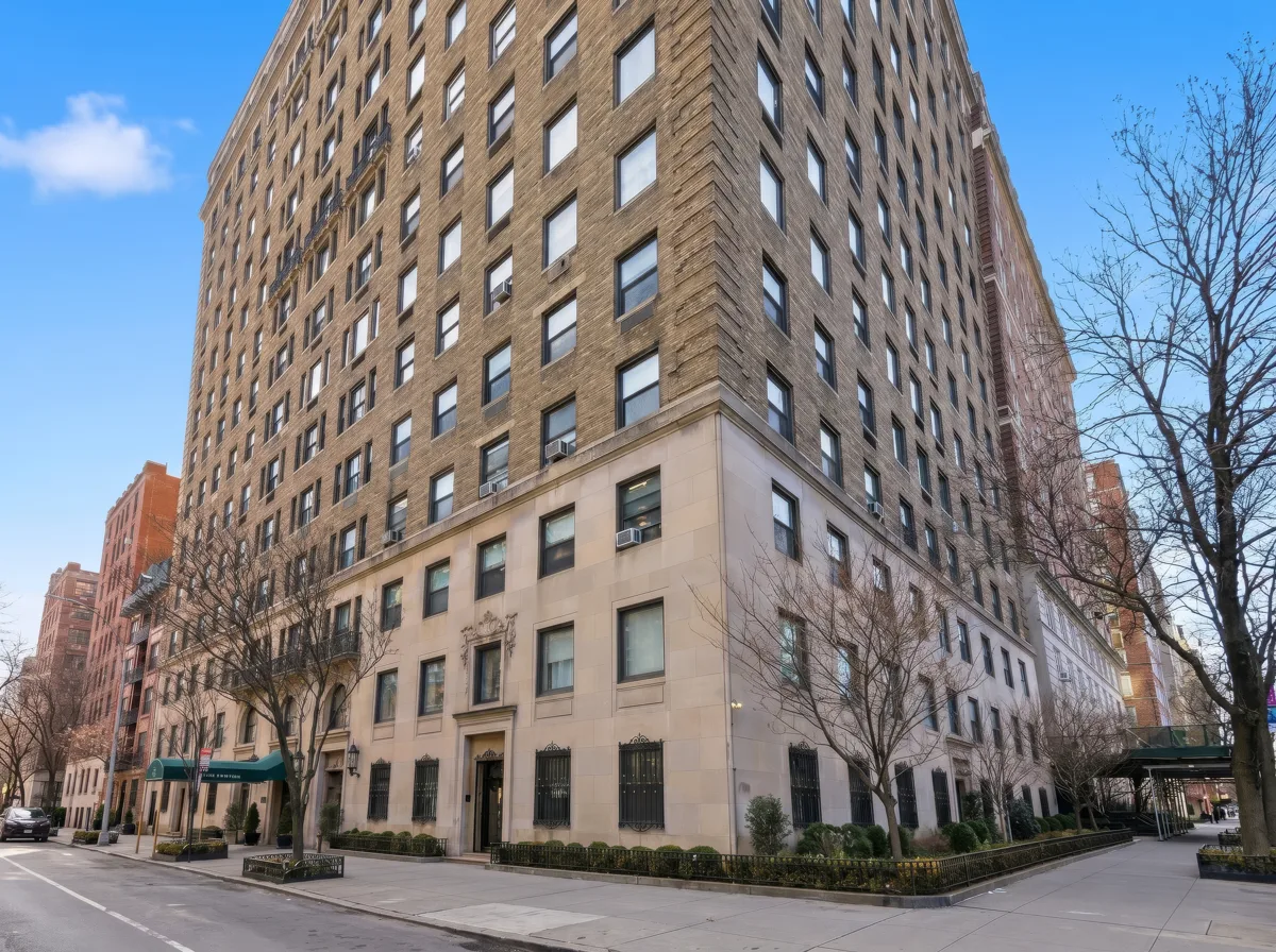 1158 Fifth Avenue from the corner of 97th Street